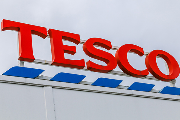 Tesco considering cutting 39,000 jobs 