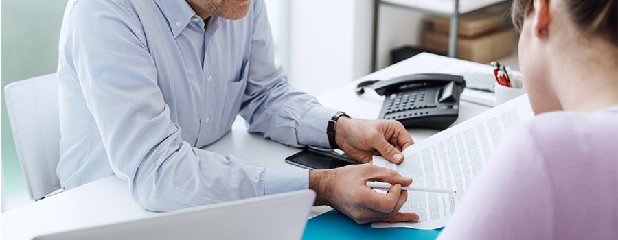 Clarify employee contracts & avoid a nasty New Year surprise