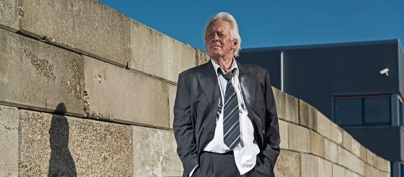 Government plans to give shareholders power to curb exec pay