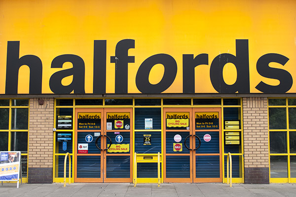 Halfords managers to take £2m pay cut following disappointing sales