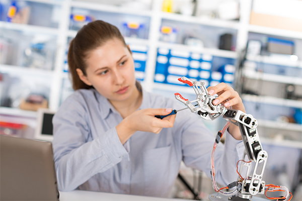 Oracle: How to save your employees jobs when the 4th industrial revolution comes