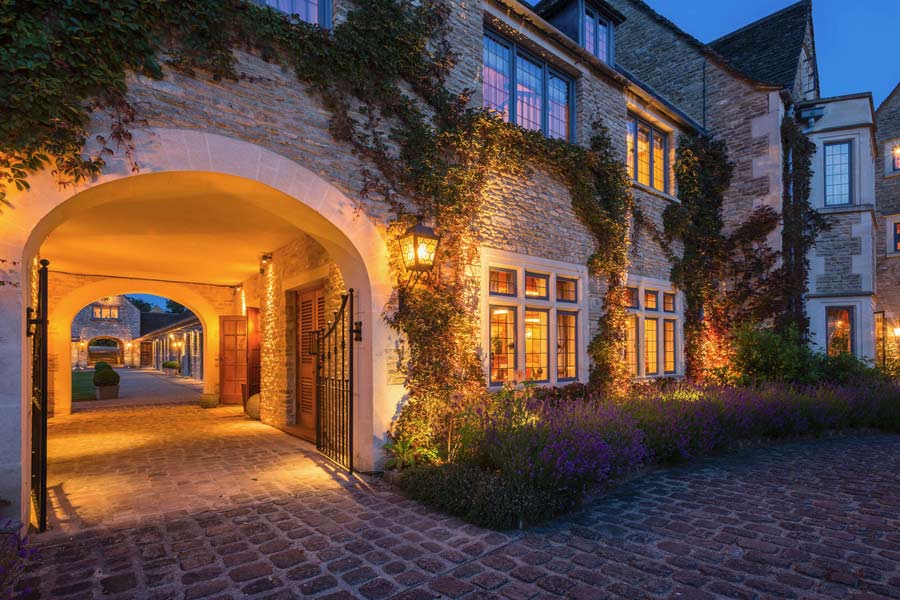 Hotel slammed for job ad reading 'not a role for ladies'