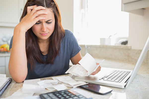 Glassdoor report: UK women struggling against cost of motherhood