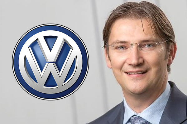 VW poaches former Apple executive 