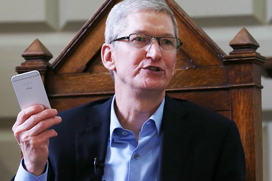 Why Tim Cook DOESN'T ask 'what would Steve Jobs do?'