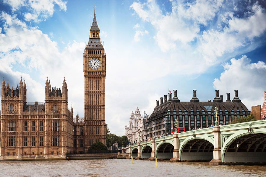 'Scandalous' decision to use Big Ben repair firm who blacklist employees