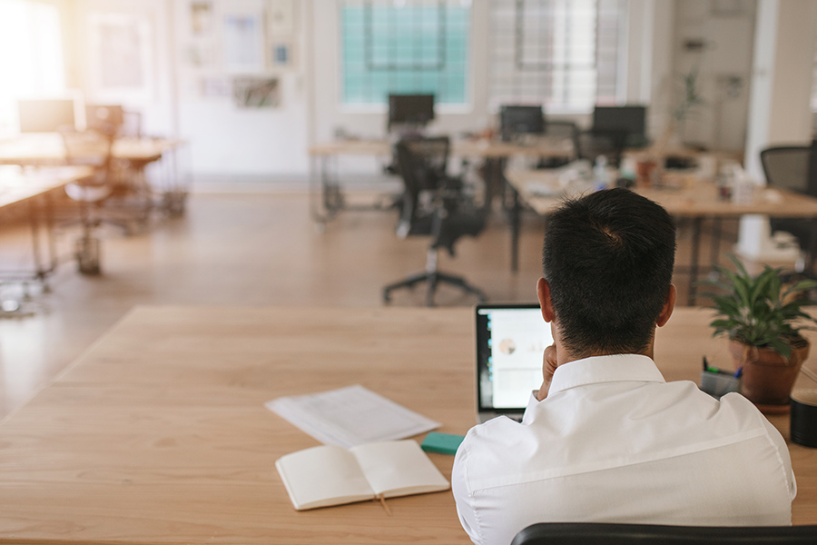 Bosses returning to the office, but workers are staying remote