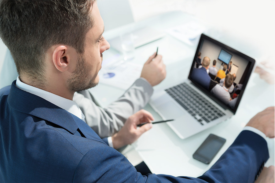 This hedge fund company makes employees study each other's meetings