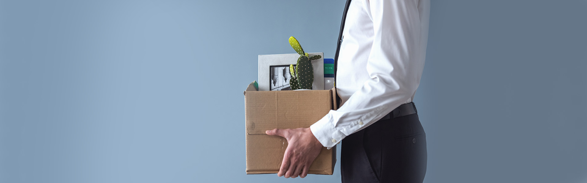 Employee carrying box after resignation