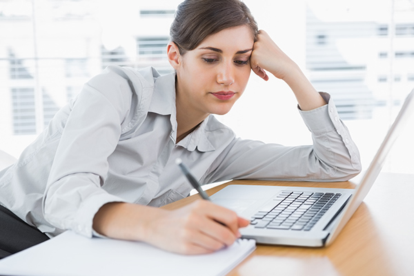 73% of workers only leave desk for bathroom or to make tea