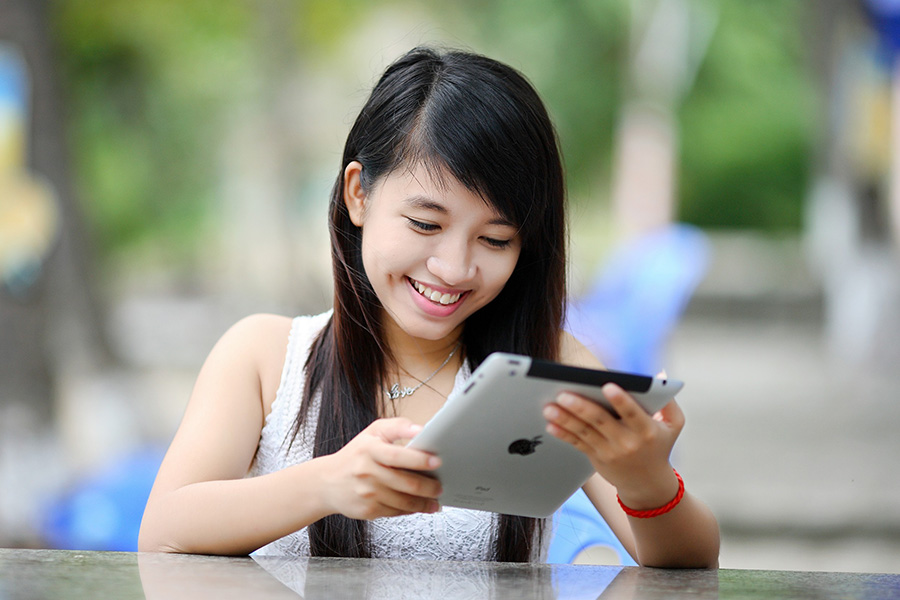 How do you find and engage passive candidates?