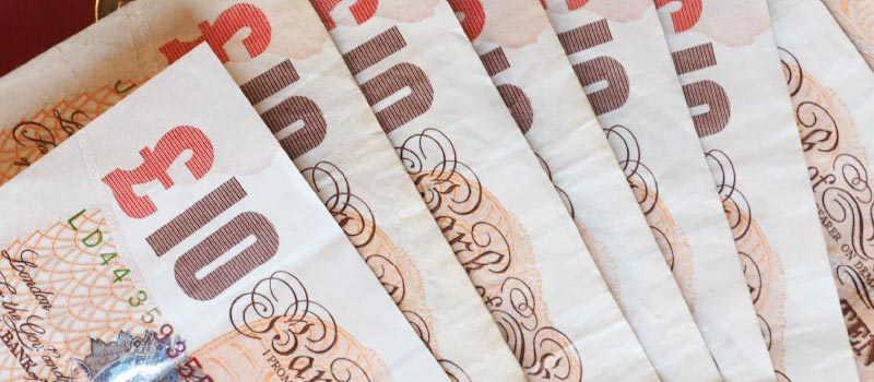 Jeremy Corbyn pledges to increase national minimum wage to £10 an hour