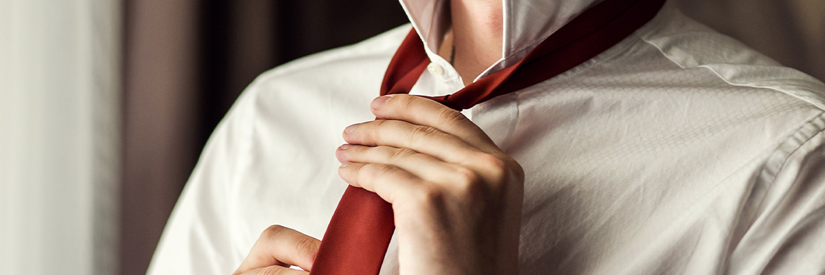 Should candidates dress up for virtual job interviews?