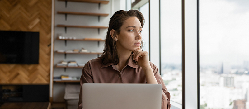 How can HR address anxiety in distributed remote teams?