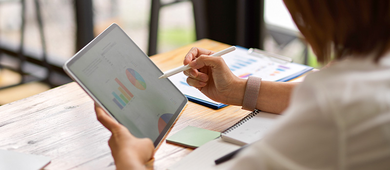 Identifying star performers and underachievers with people data - and what happens next