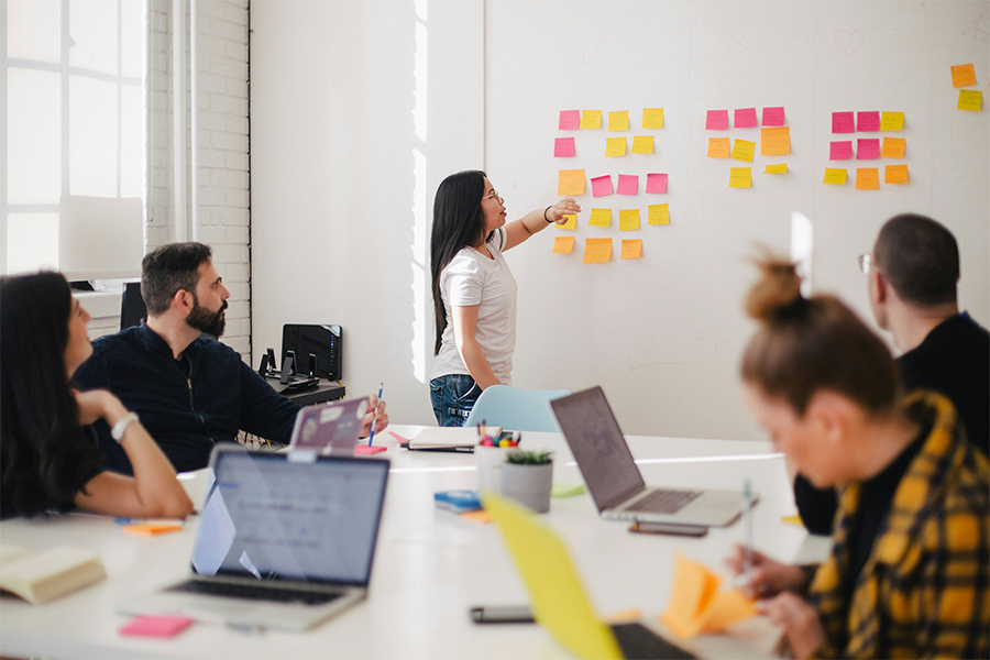 Combining Employee Experience and AI: considerations and pitfalls for HR leaders 