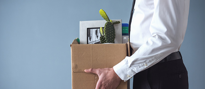 Employee carrying box after resignation