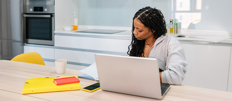 Manager's WFH monitoring criticized as '5-minute rule' email goes viral 