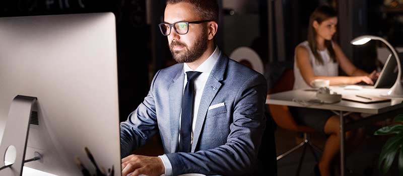 Staff scolded for leaving office before 1am