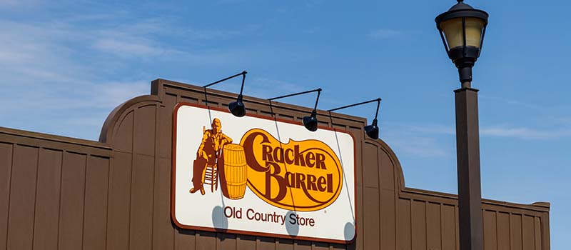 Cracker Barrel restaurant exterior sign