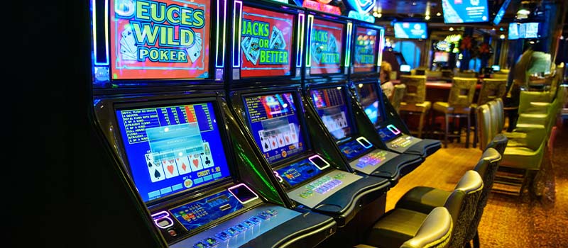 UK slot machine operators criticised for tying staff bonuses to ...