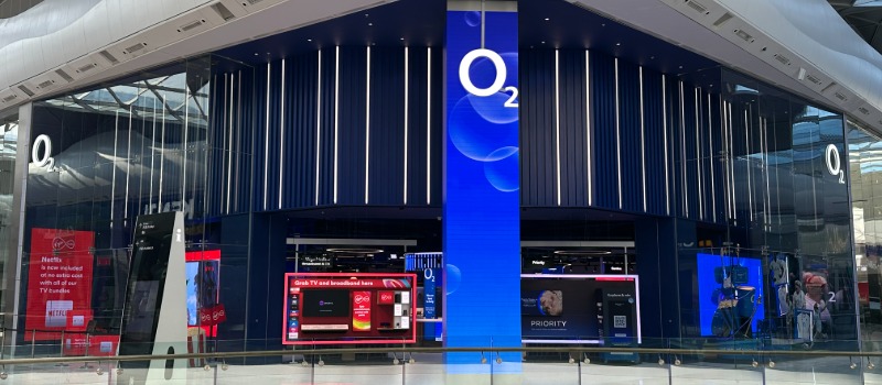 O2 store front exterior view