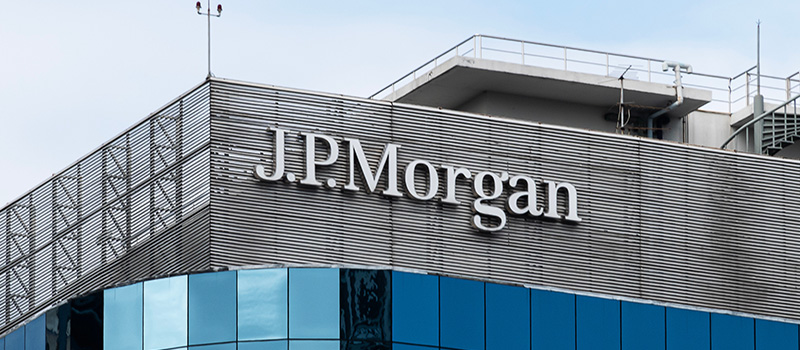 JP Morgan warns new hires over early exits