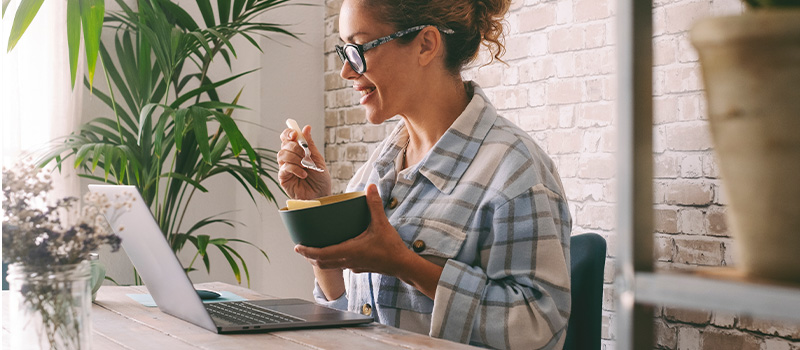 Managers need to have lunch for the sake of their team