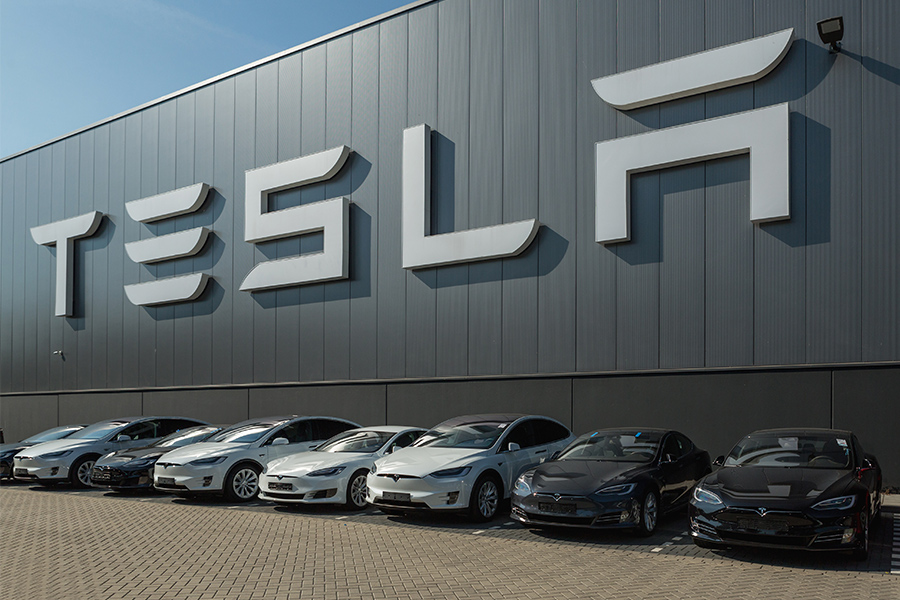 Tesla's massive employee lay-off provides management lessons