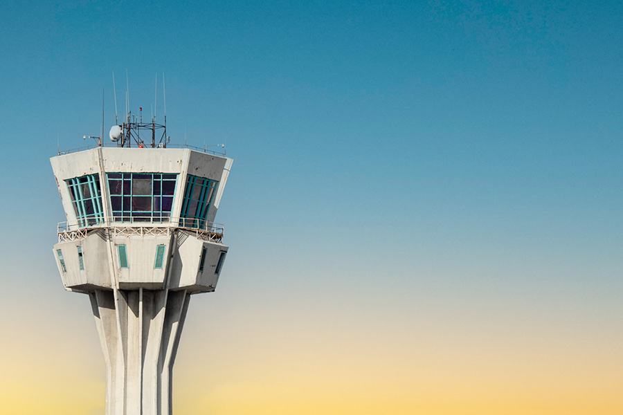 Air traffic controllers working unpaid as airline CEOs demand end to government shutdown
