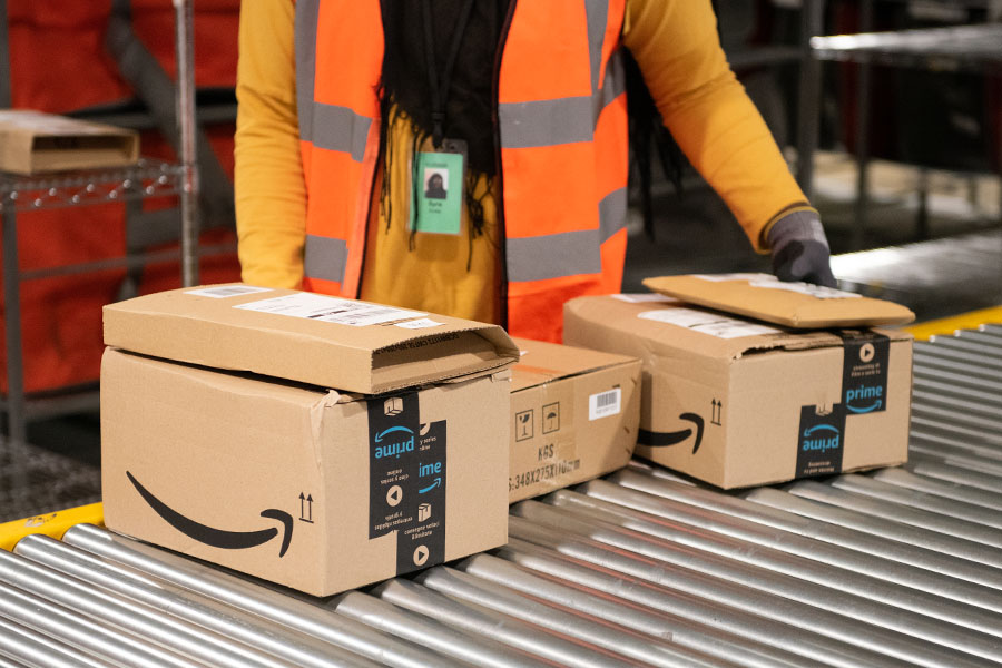 'Severe' pressure causing warehouse staff to have breakdowns, Amazon managers claim