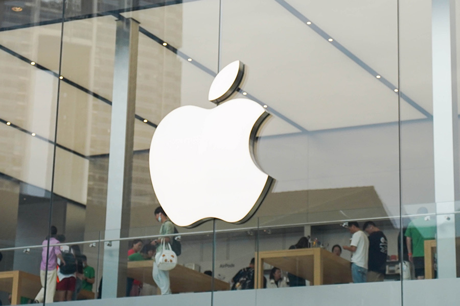 Apple sues ex-employee for passing secrets to new workplace Apple sues ex-employee for passing secrets to new workplace