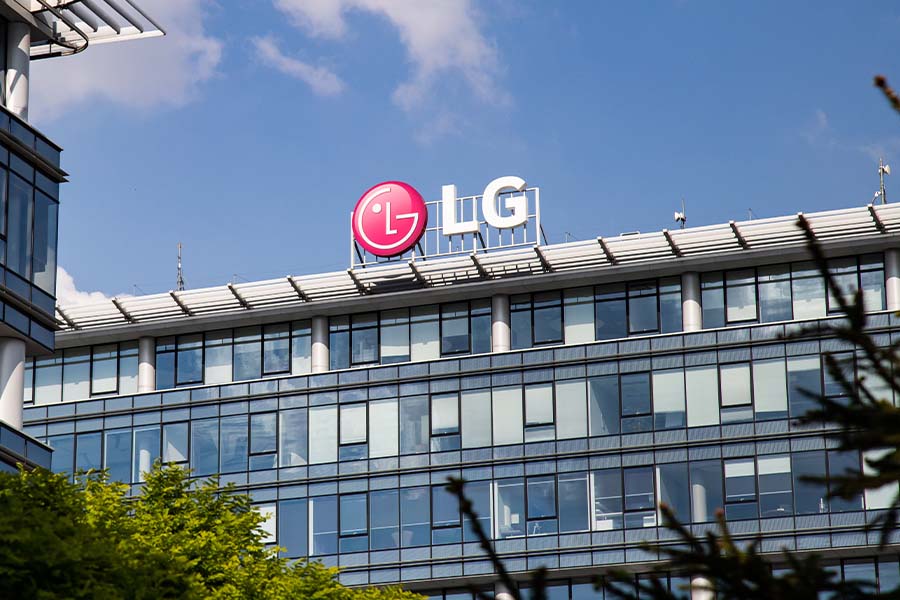 LG CHRO flies to the US as S.Korean staff face ICE detentions
