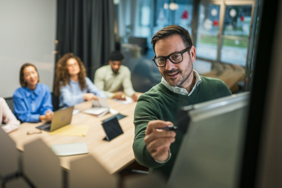 Majority of employees are more productive with encouraging bosses