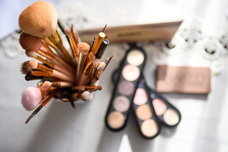 Can employers ask employees to wear makeup to work?