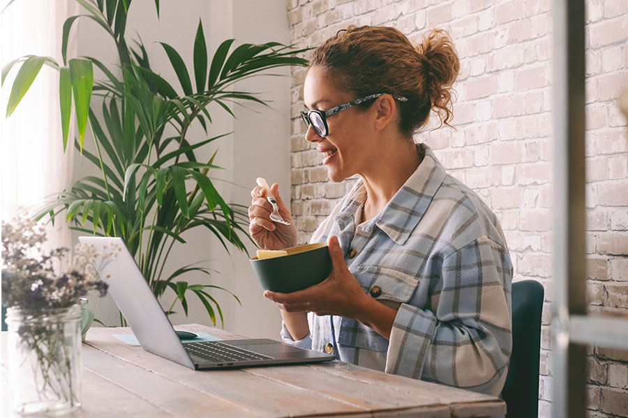 Managers need to have lunch for the sake of their team