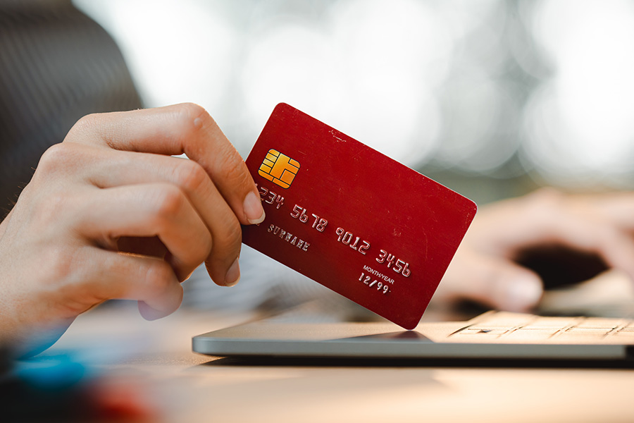Employee sacked for online shopping during work wins unfair dismissal case