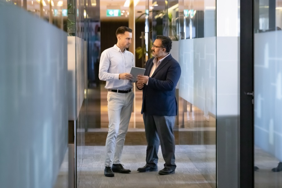 A quarter of managers withhold staff feedback even if it's positive. Is it impacting performance?