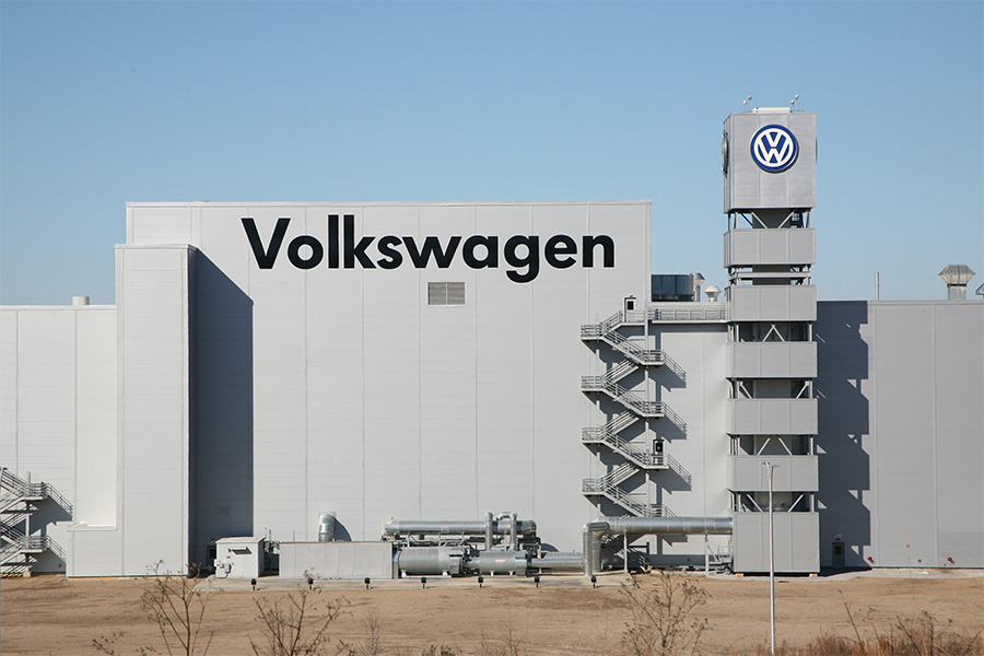 Volkswagen cuts working week for 27,700 workers