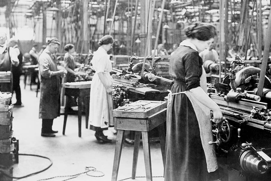 HR in WWII: 'How to deal with women'